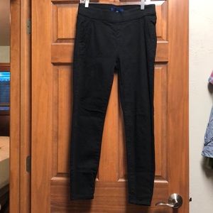 Women’s black skinny jeans